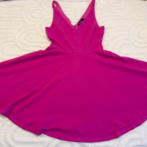 Lulus Dresses & Skirts - Lulu's Fuchsia Dress